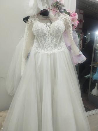 Свадебные платья б/у