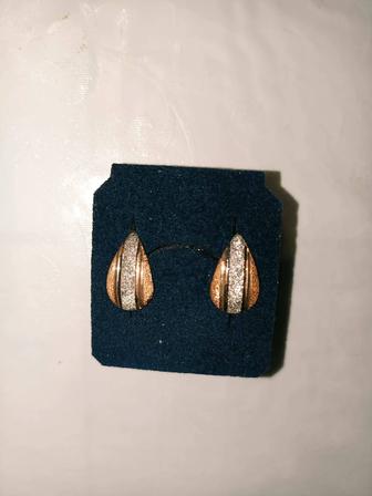 Золотые серьги новые