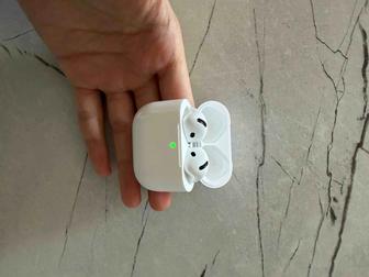AirPods 4