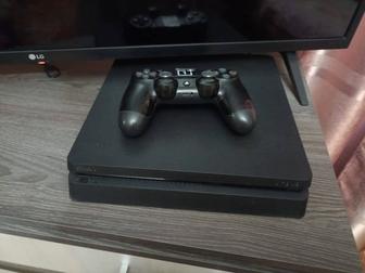 Продам PS4 Slim