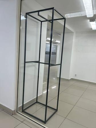 Продаются стойки для одежды в бутик