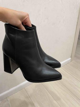 Продам ботинки