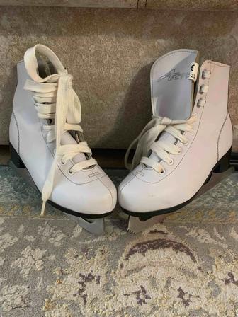 Фигурные коньки р33