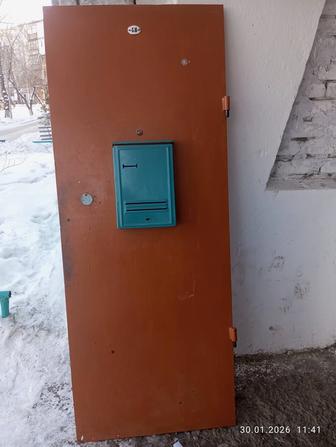 Продам металлические входные двери. Железо очень толстое.