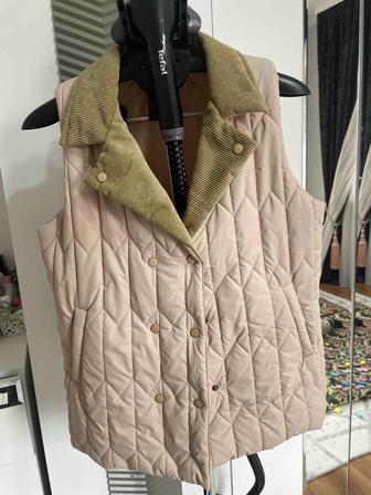 Женская безрукавка