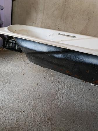 Ванна чугунная