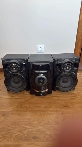 Продам музыкальный центр LG