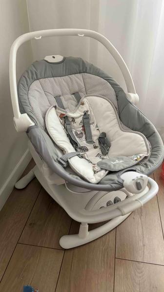 Продам манеж -кровать,электронные качели,ванночку /пеленальный стол 2в1