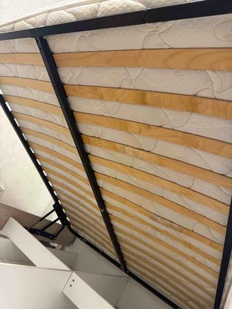 Продам кровать двуспальную