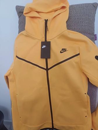 Толстовка Nike