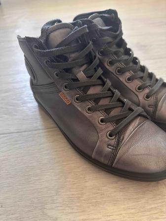 Ботинки Ecco р.39