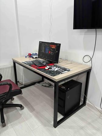 Стол обеденный