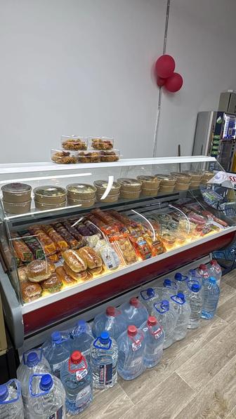 Продам витринный холодильник