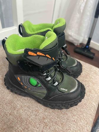 Продам детские ботинки