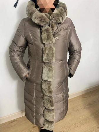 Зимний пуховик женский