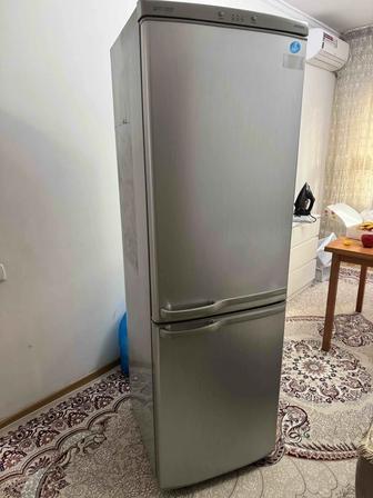 Продам холодильник Б/У Самсунг