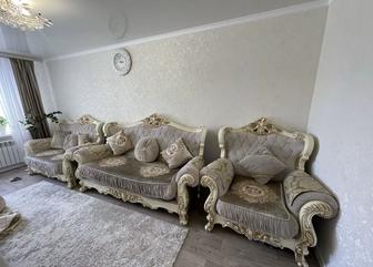 Продается королевский диван