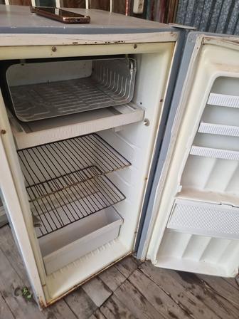 продам холодильник в рабочем состоянии Бирюса