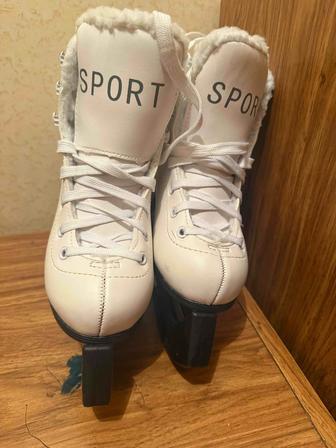 Продам коньки