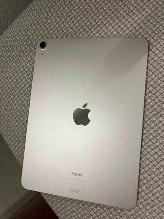 Apple iPad Air 5 (64GB, Wi-Fi) идеальное состояние