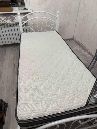 Кровать с матрасом размер 200на90