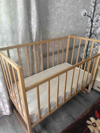 Продам детскую кроватку