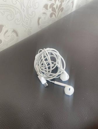 Срочно Продам наушники оригинальные Apple Earpods Type-C