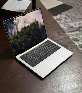 MacBook Pro 14 M3 8-512 серебристый