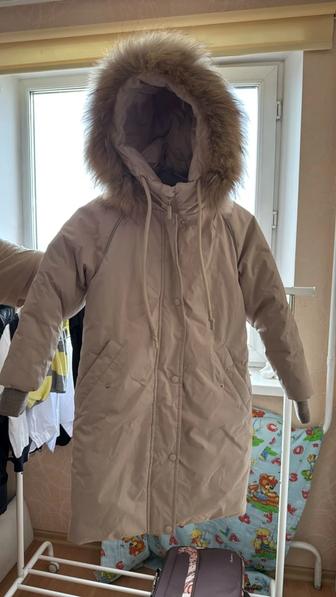 Продам куртку на девочку