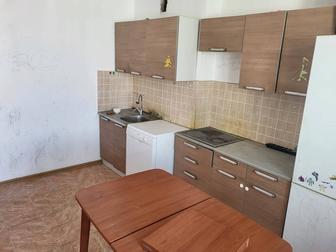 Продам Кухонный гарнитур, шкафы, кровать, Гардины