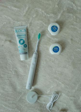 Электрическая щетка Philips
Sonicare 3100