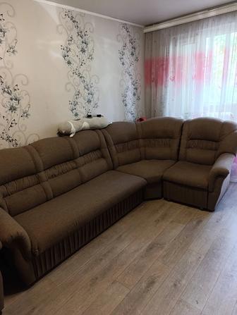 Продам диван угловой и кресло. В хорошем состоянии.