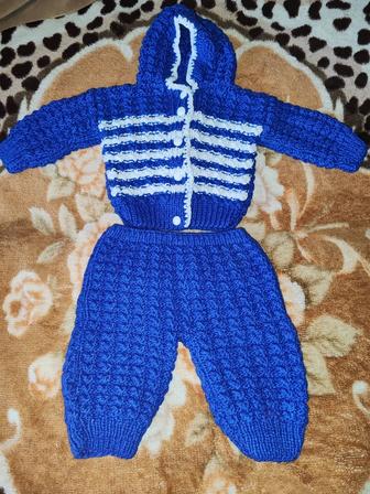 Костюмчик вязаный на малыша