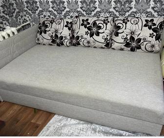 Продам качественную кровать-диван 1,5х2 с большой нишей, светло серый цвет