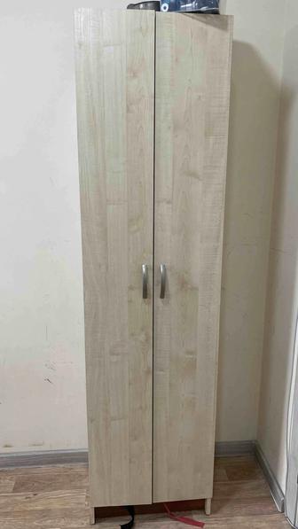 Шкаф маленький двухдверный. Самовывоз. В идеальном состоянии