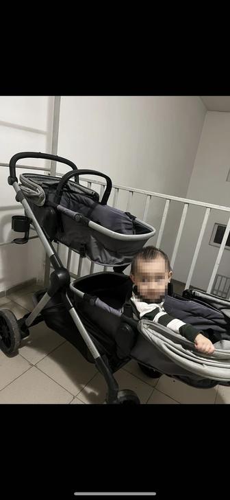Продам коляску для двойни и близняшек или погодок(погодки