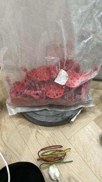 Демпферная лента и дюбели