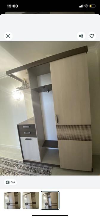 Продаю прихожий шкаф