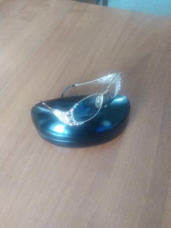 Продам очки в красивой декоративной оправе