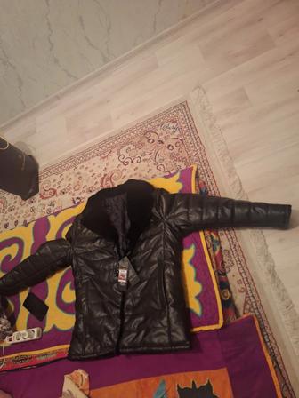 Продам мужскую куртку новый