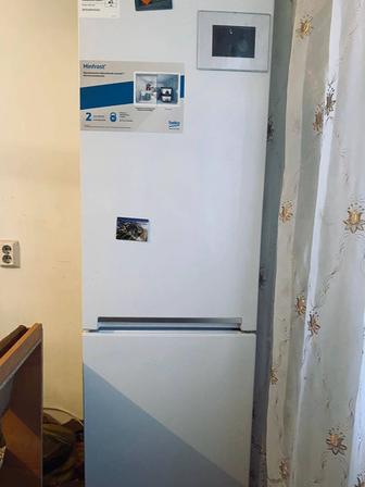 Продам холодильник
