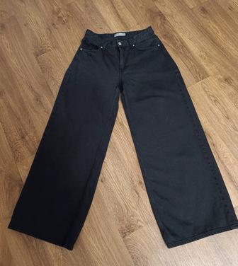 Продам джинсы Bershka 44-46 размер.