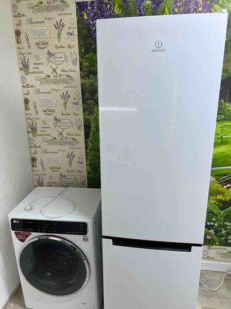 Продам Холодильник Машинку