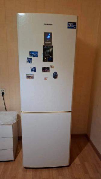 Холодильник Samsung