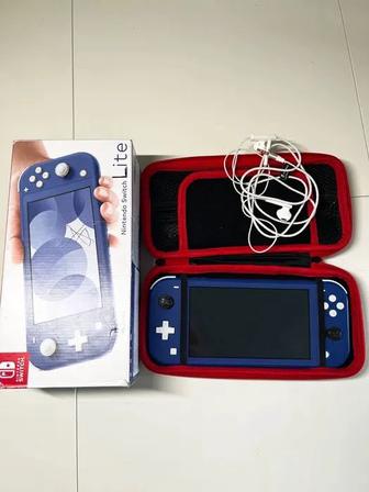 Nintendo Switch Lite (прошитая) кейс, SD-карта, наушники, коробка
