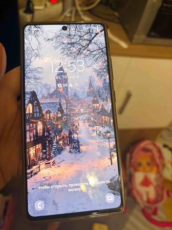 Продам смартфон Samsung Galaxy S10