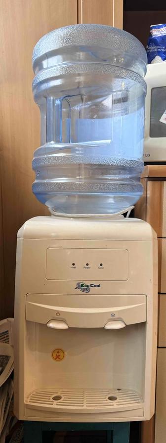 Продам диспенсер,в исправном состоянии