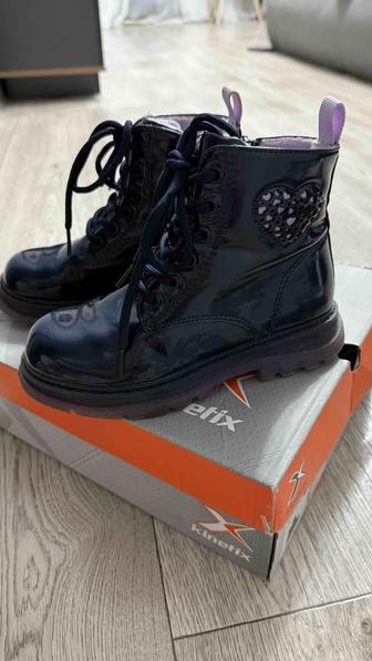 Продам ботинки осенние