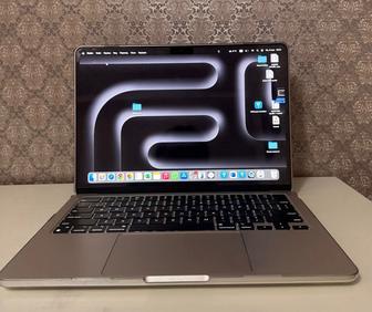 Продается макбук аир 2022 года !