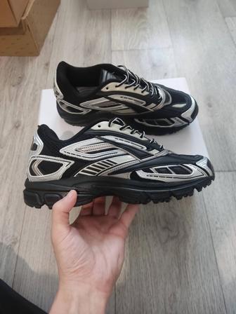 Продаю кроссовки Reebok